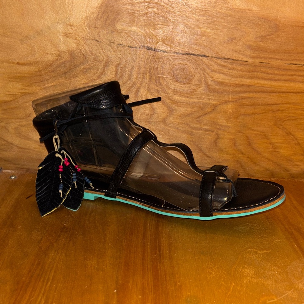 Koolaburra Black Sandals with Blue Sole